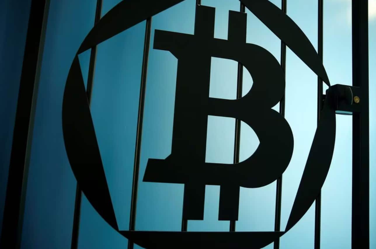 image Breezy bitcoin reclaims $1 trillion crown