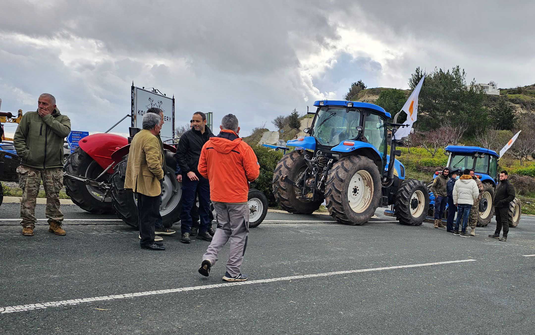 image Paphos farmers protest in solidarity with Europeans