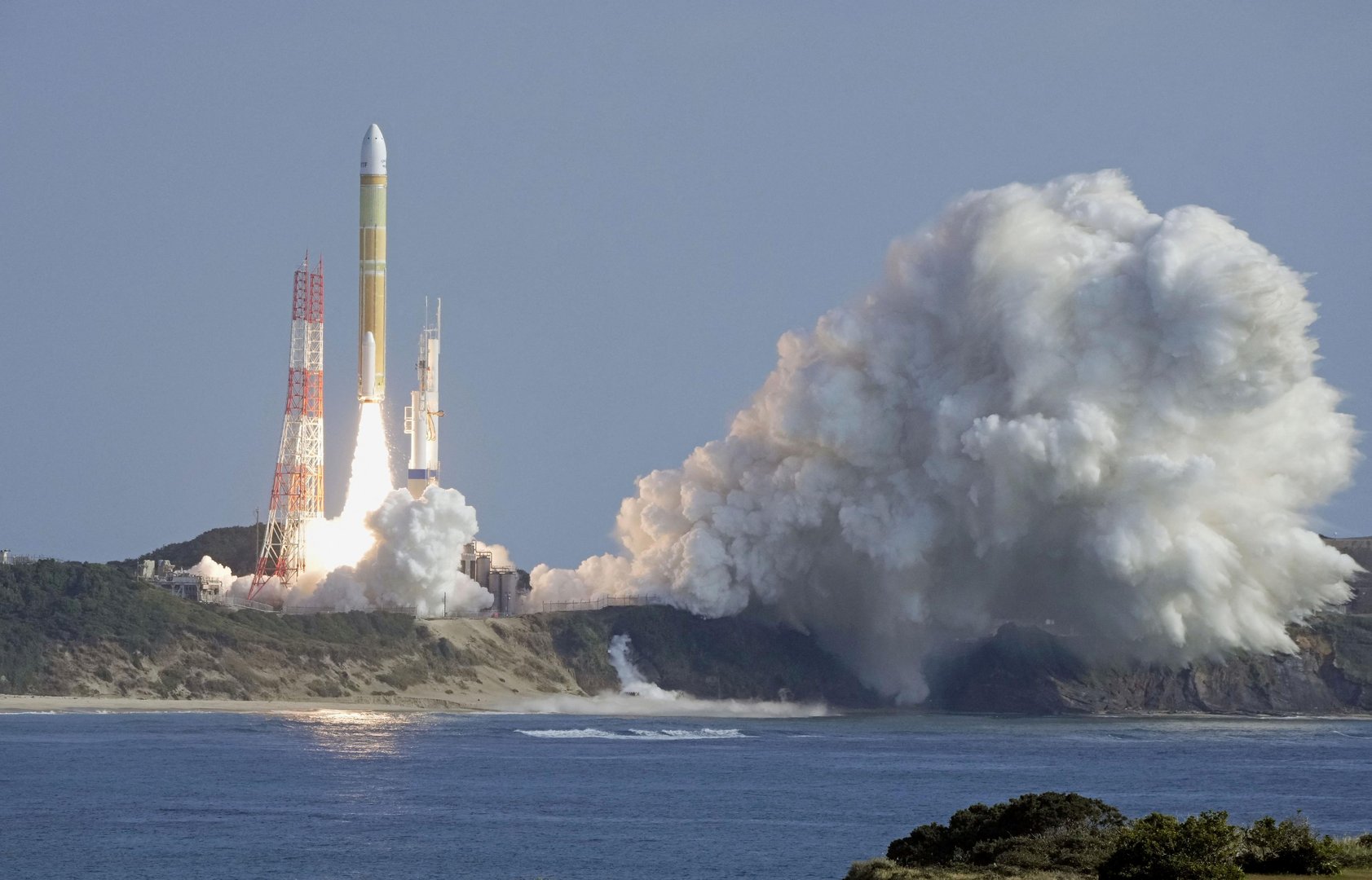 image Japan successfully launches next-generation H3 rocket