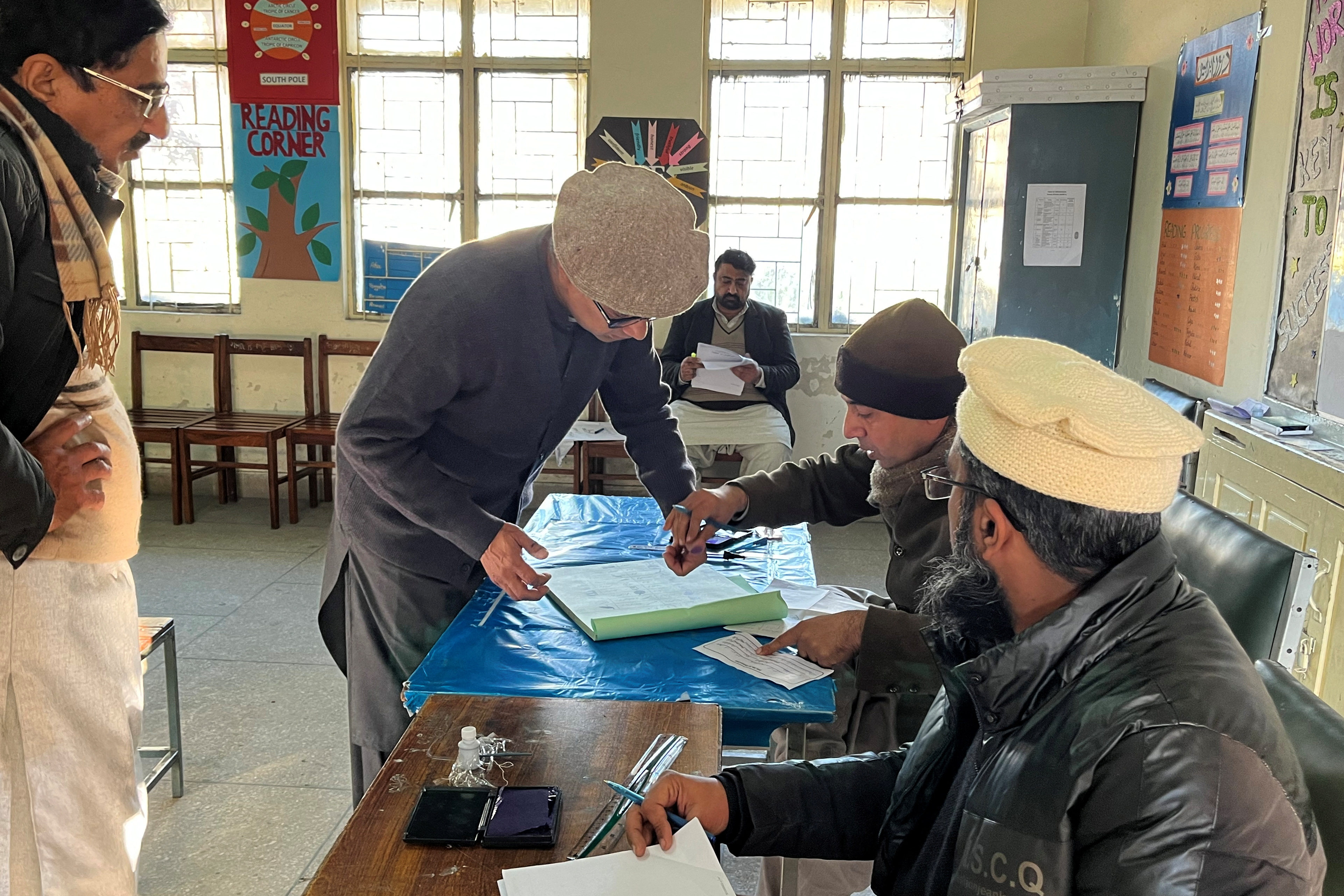 image Pakistan ex-PMs and bitter rivals Sharif and Khan both claim poll win
