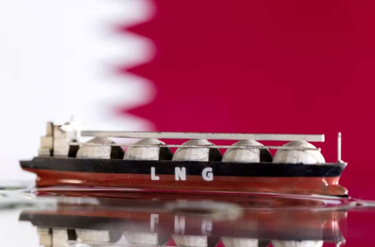 image Qatar plans new gas output boost amid global price collapse