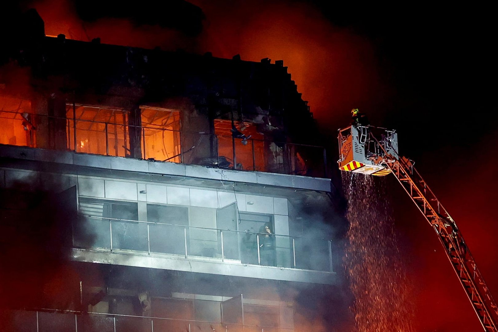 image Death toll in Spain apartment block fire rises to 10