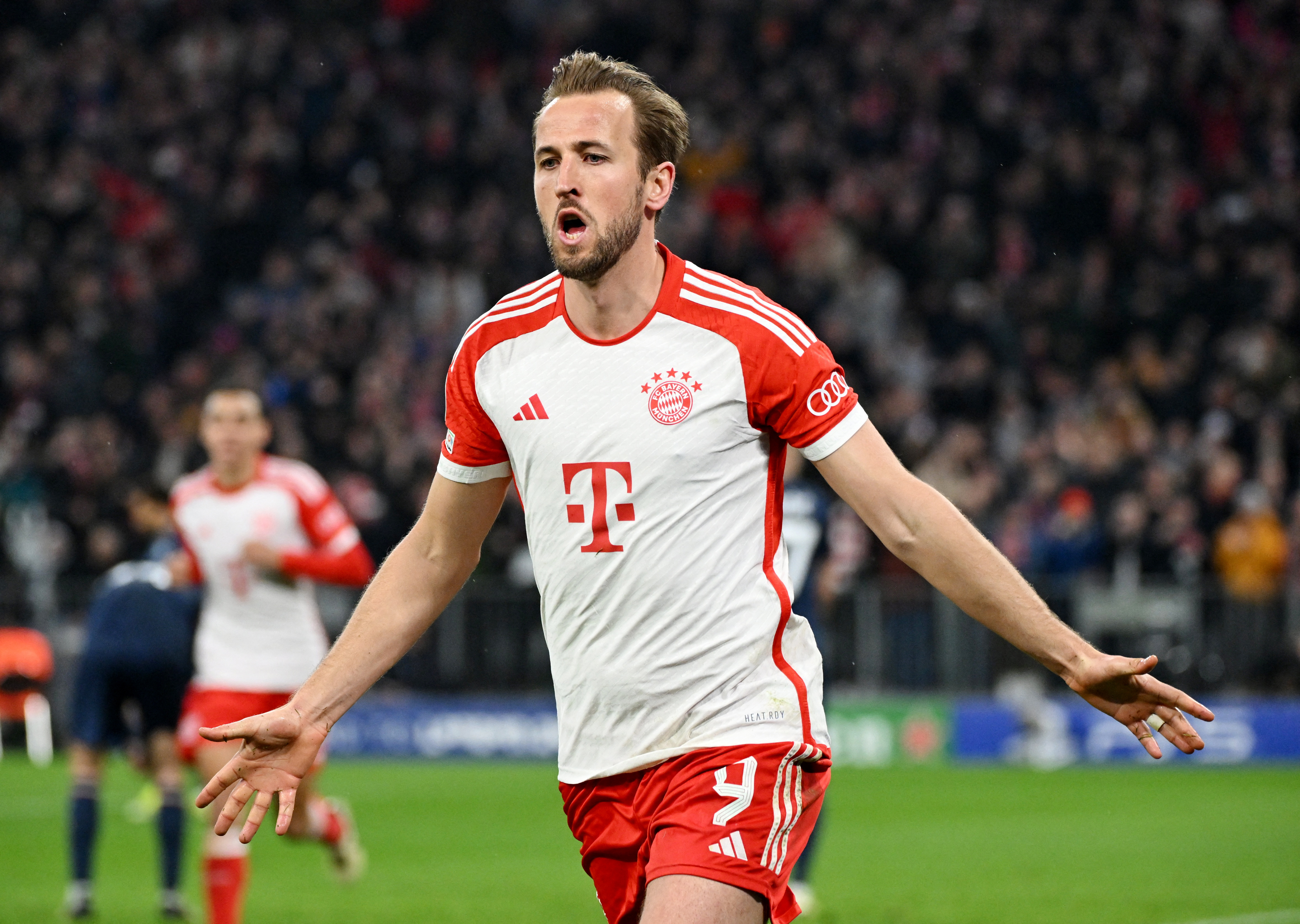 image Kane-inspired Bayern ease past Lazio, Mbappe fires PSG into last eight