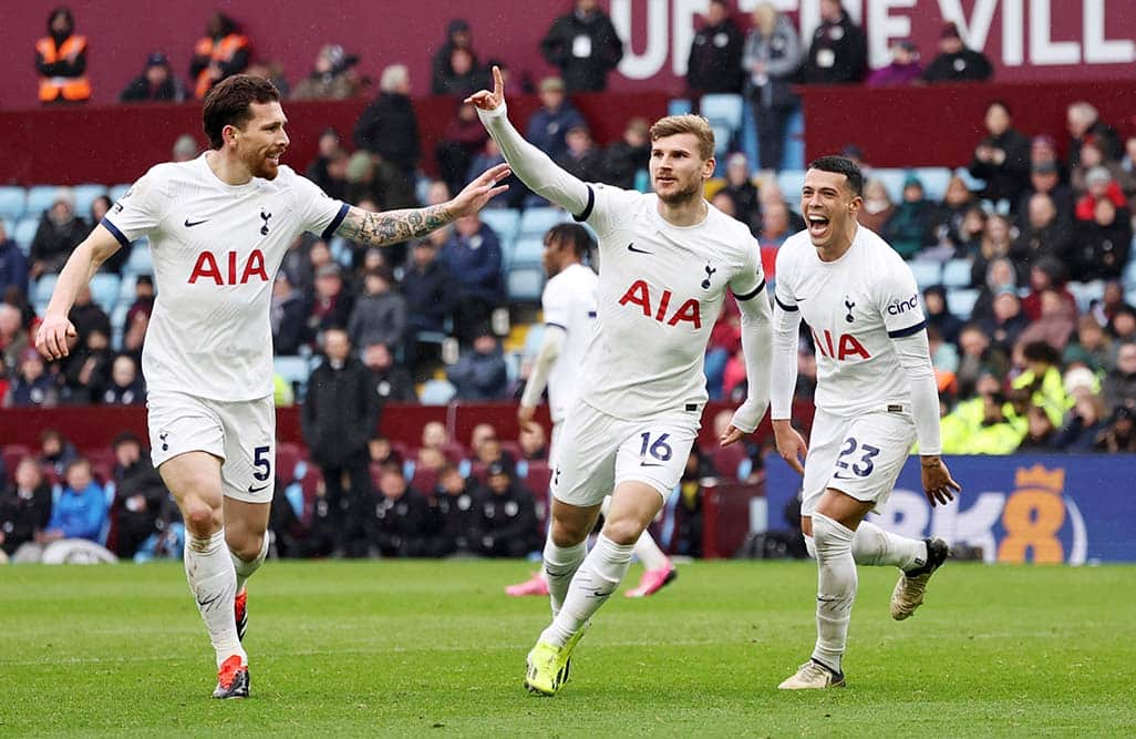 image Spurs thrash Villa to boost top-four hopes