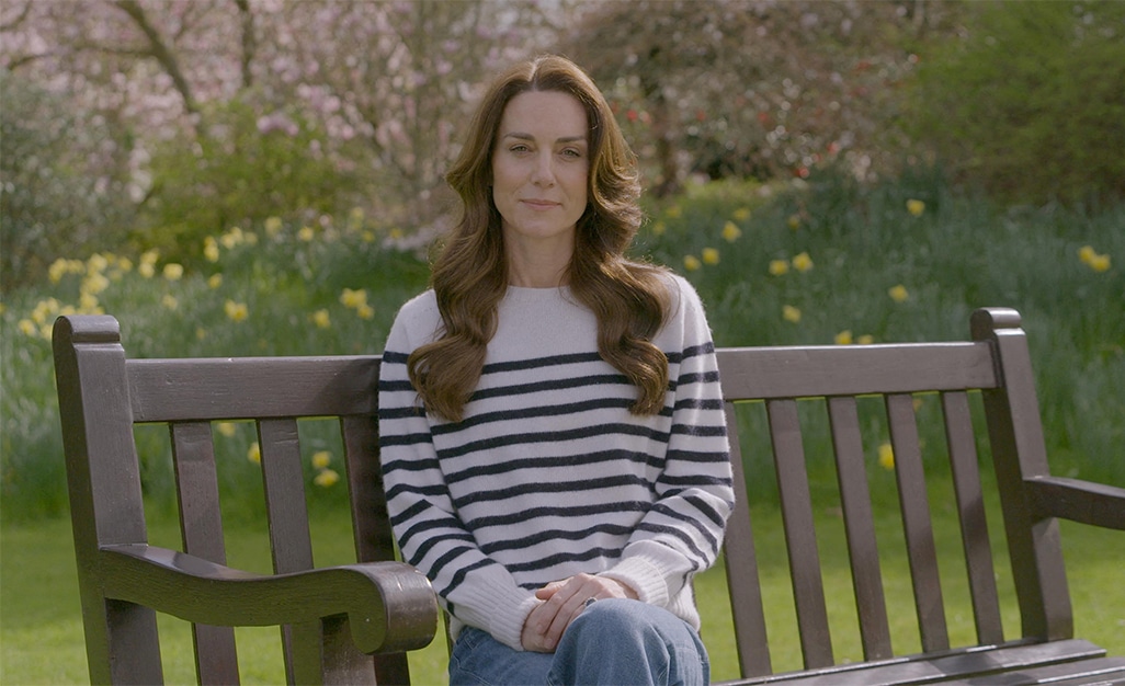 image Kate praised for &#8216;extraordinary dignity&#8217; after cancer diagnosis
