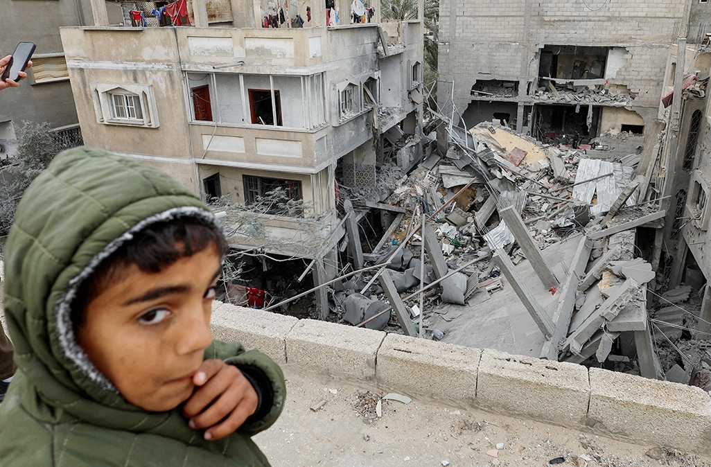 image Israeli strikes on Rafah raise fear assault could begin