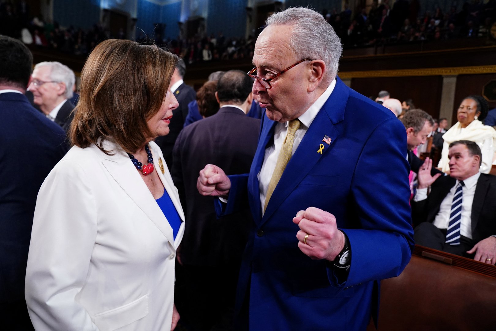 image US Senate passes spending bill, averts imminent shutdown