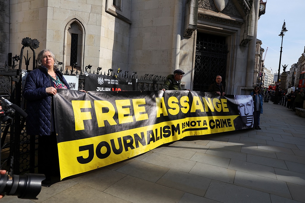 cover Assange wins temporary reprieve from extradition to US