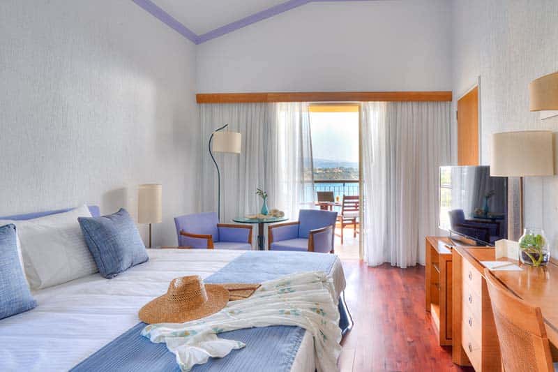 dom travel a new look room