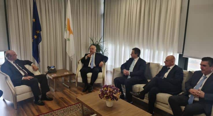 image Finance Minister hosts Eurobank delegation