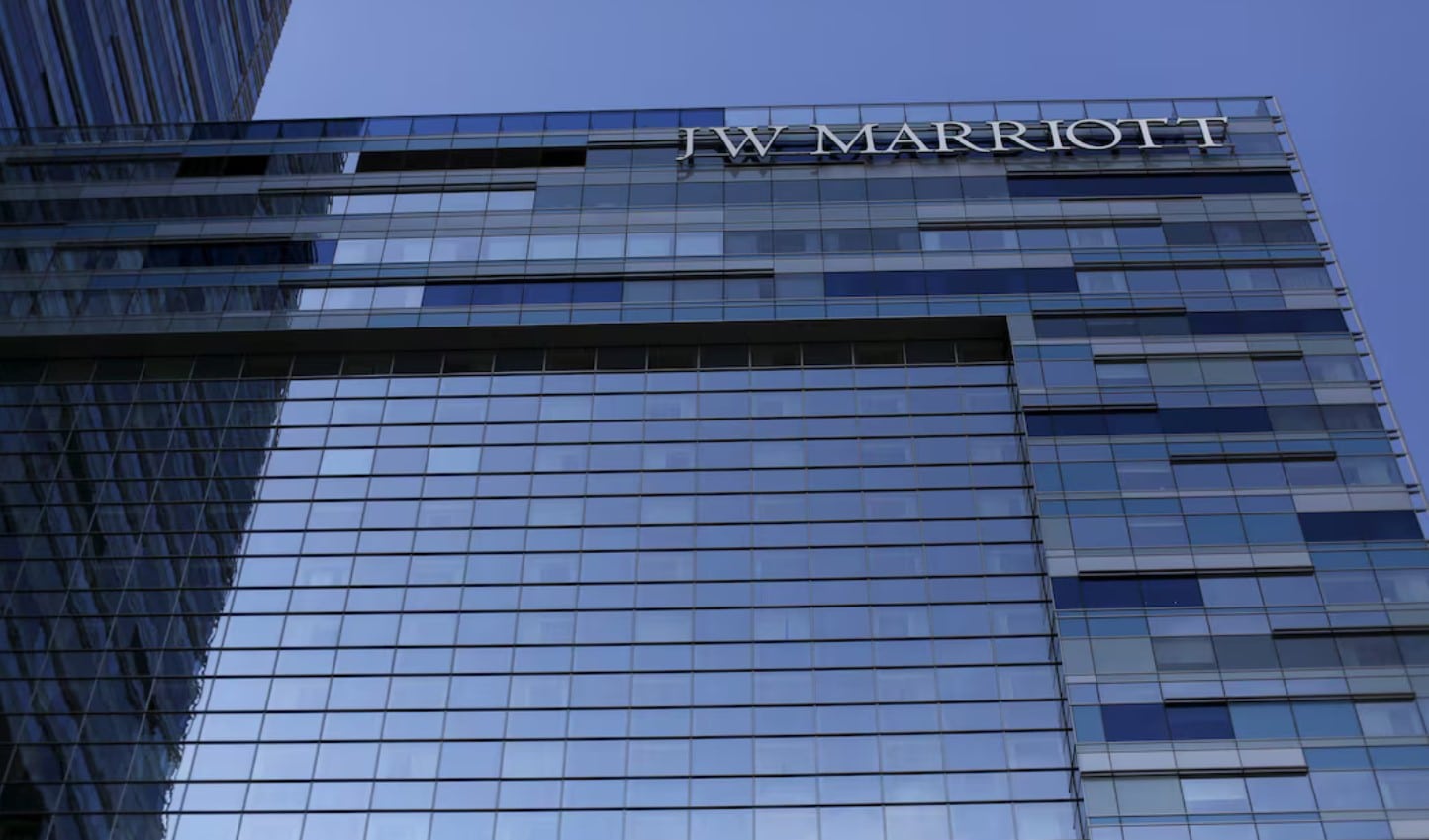 image Big hotel chains and unbranded-hotel owners find they need each other