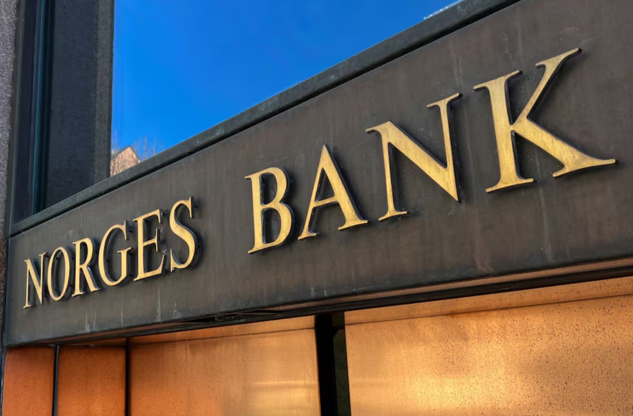 image Norway central bank keeps rate on hold, plans March cut