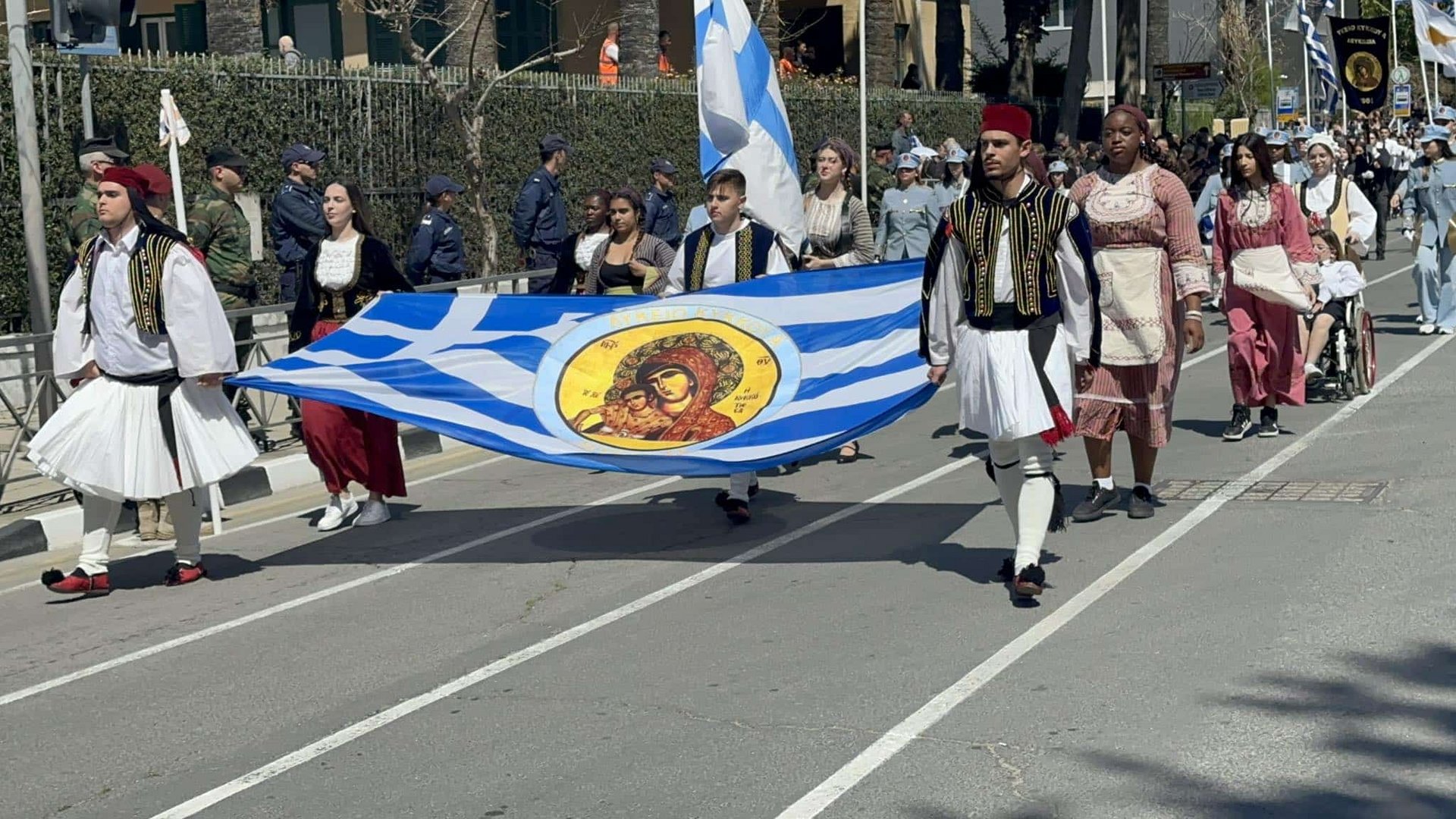 parade 2
