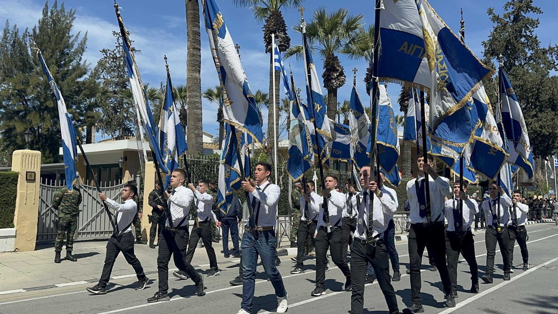 parade 4
