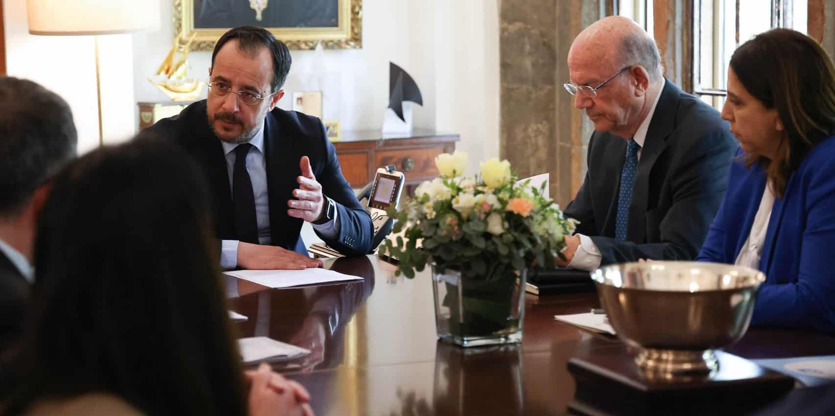 President Nikos Christodoulides met with Finance Minister Makis Keravnos and UcY advisors to discuss tax reform