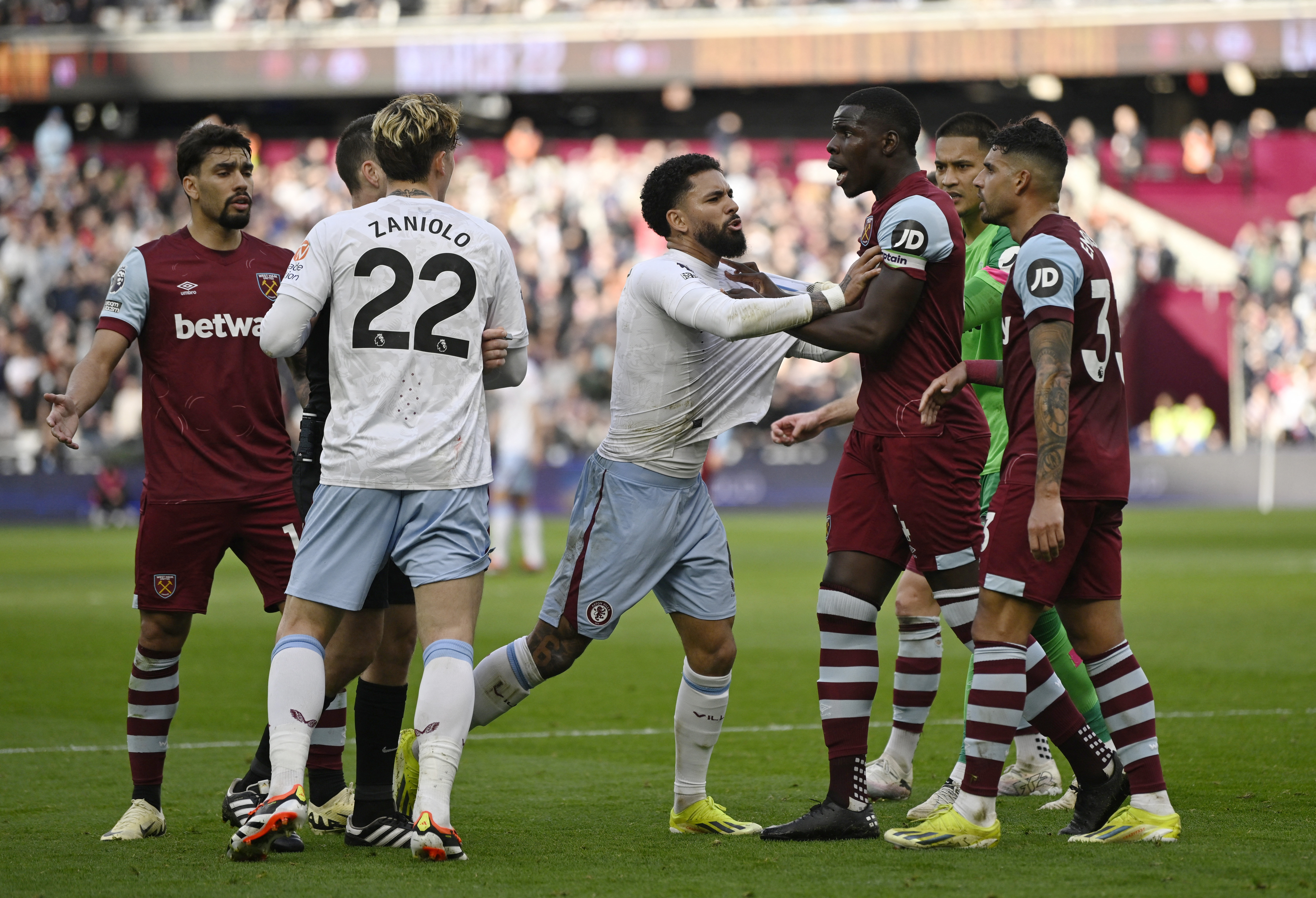 image West Ham&#8217;s late goal ruled out in 1-1 draw with Aston Villa