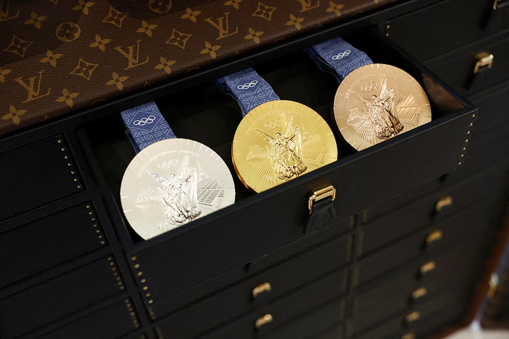 image Olympic athletics champions to earn $50,000, end of 128-year tradition