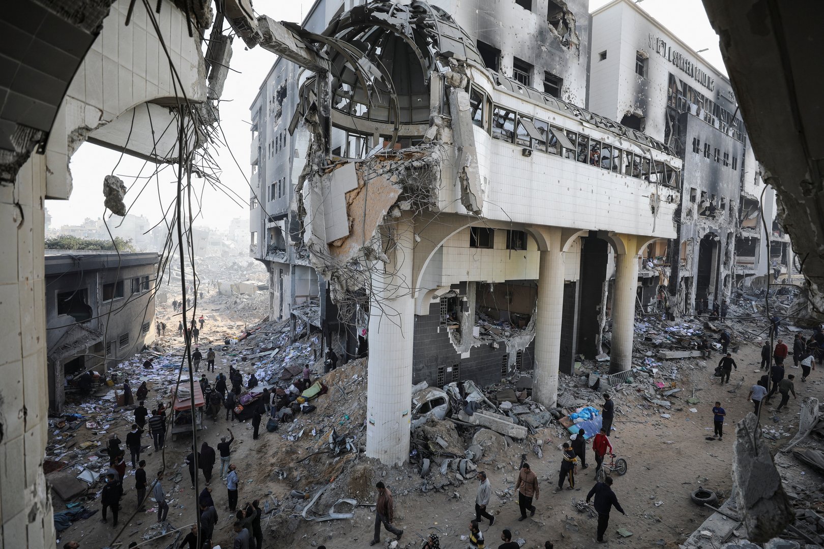 image Israeli troops leave Gaza&#8217;s Shifa Hospital a wreck in sea of rubble