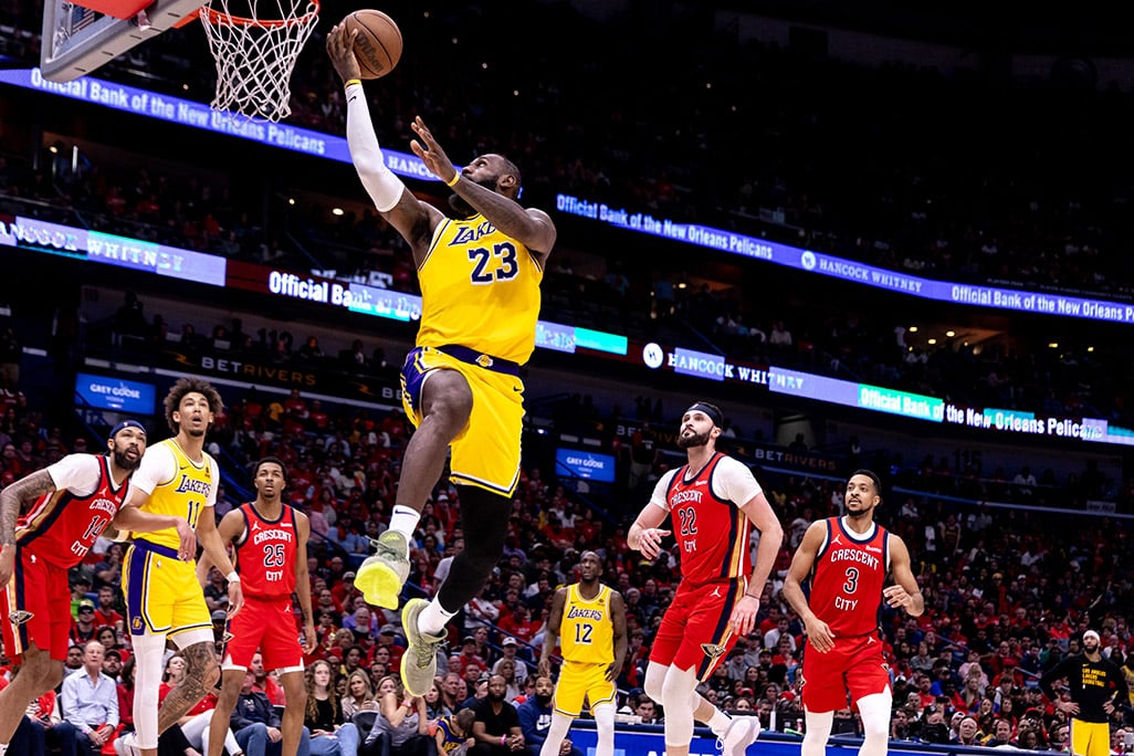 image LeBron leads Lakers into NBA playoffs