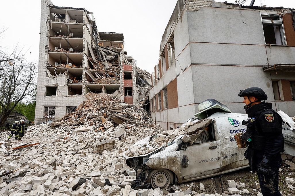 image Russian attack kills at least 13 in Ukraine&#8217;s Chernihiv