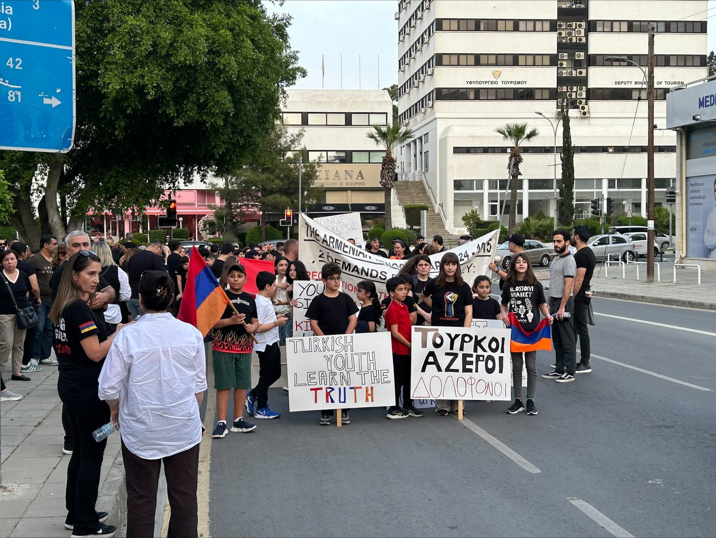 image Armenians march on genocide remembrance day