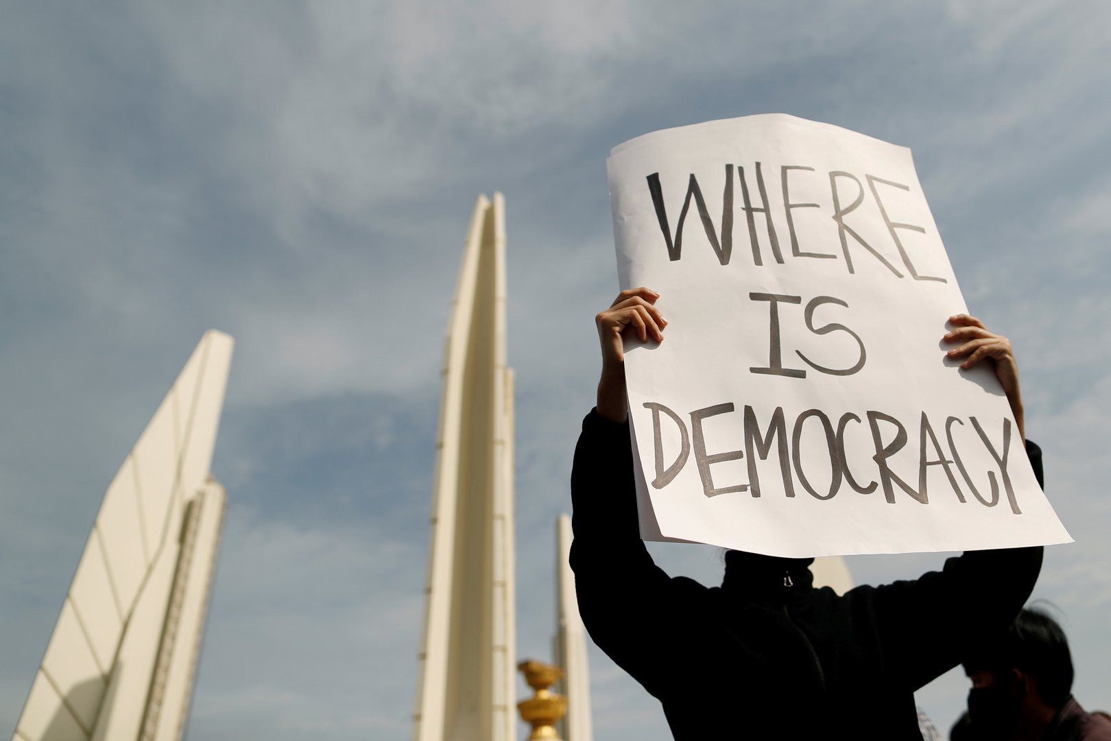 image What can be done about growing mistrust of politicians?