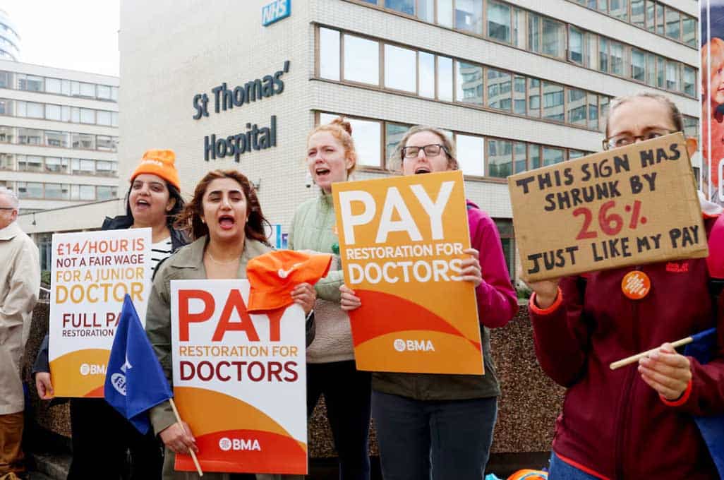 image Senior doctors in England accept new pay offer and end strikes