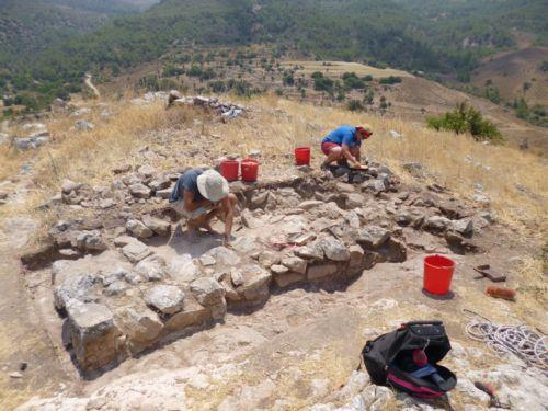 image Ancient Polis site reveals peaceful community