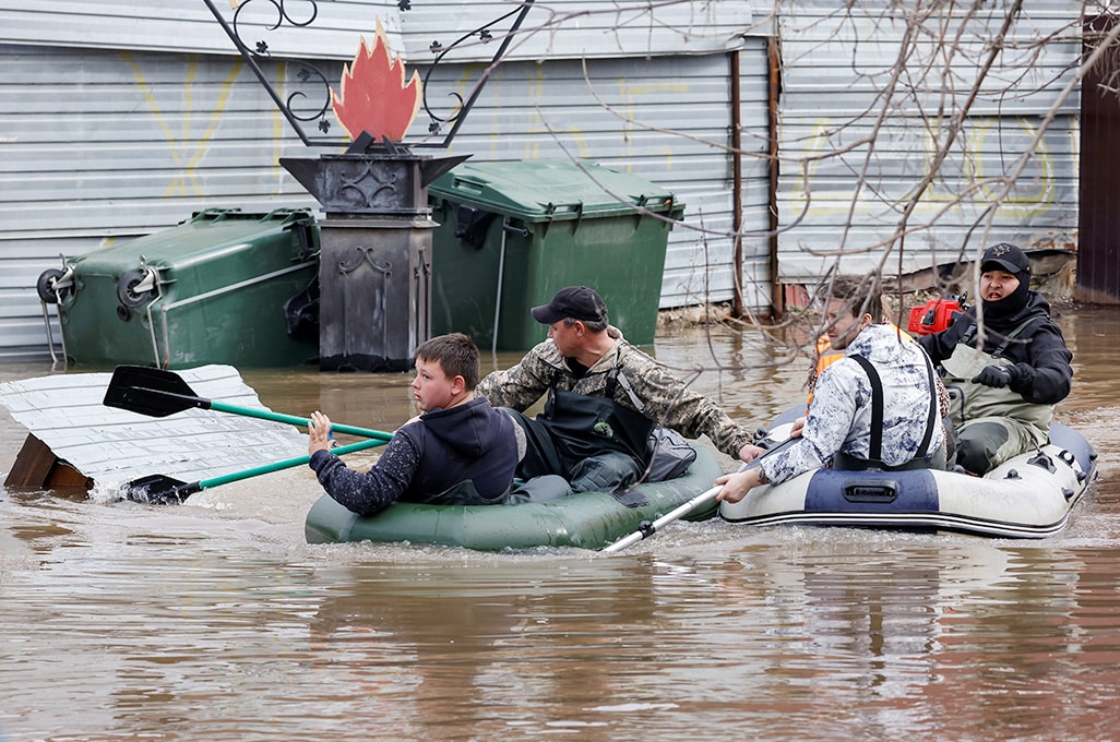 image Floods swamp swathes of Russia and Kazakhstan but worse still to come