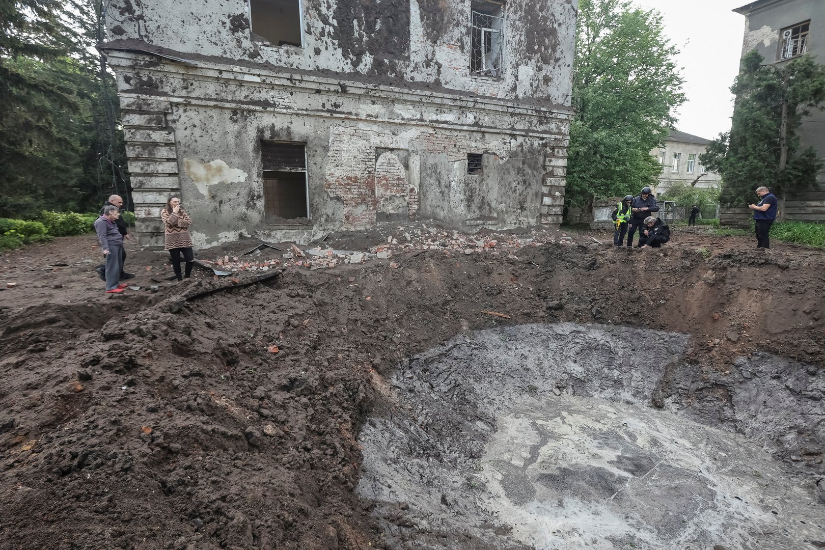 image Russian missiles pound Ukrainian power plants in escalating campaign