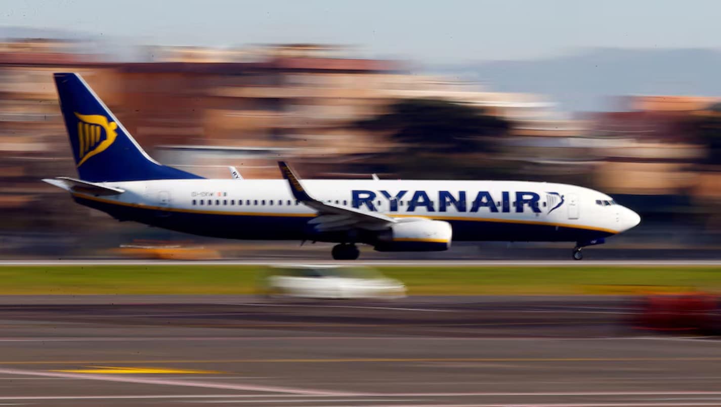 image Ryanair becomes first European airline to fly 200 million passengers in a year