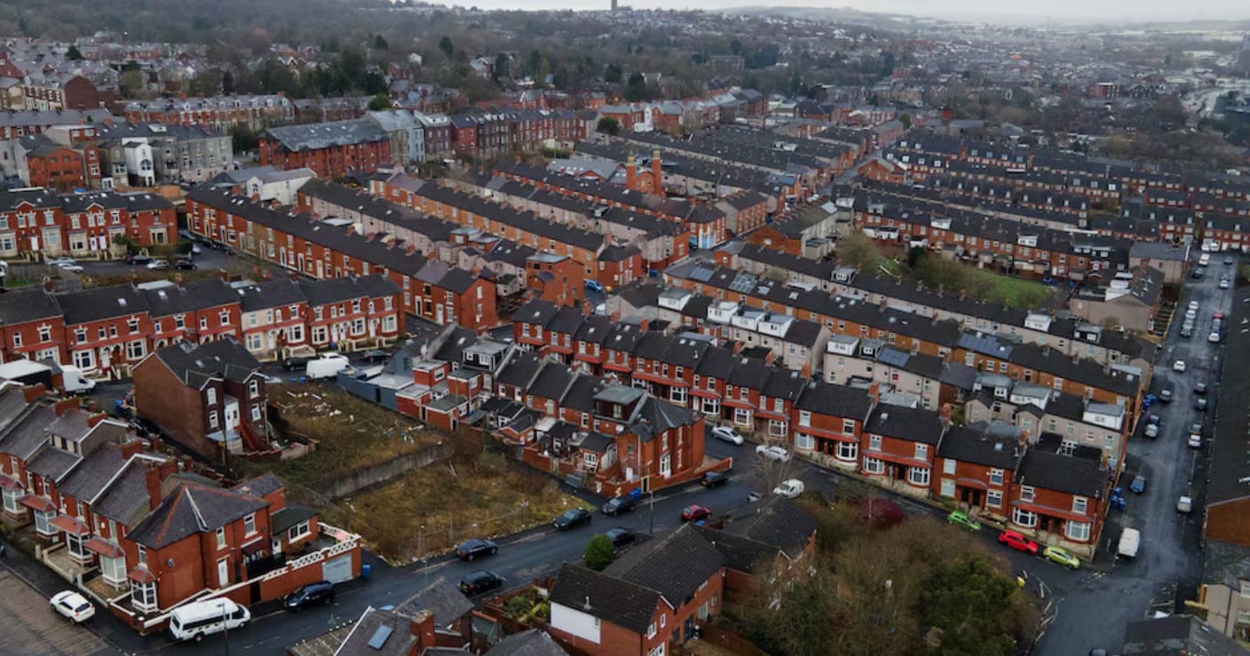 image UK mortgage approvals hit 18-month high in March, Bank of England says
