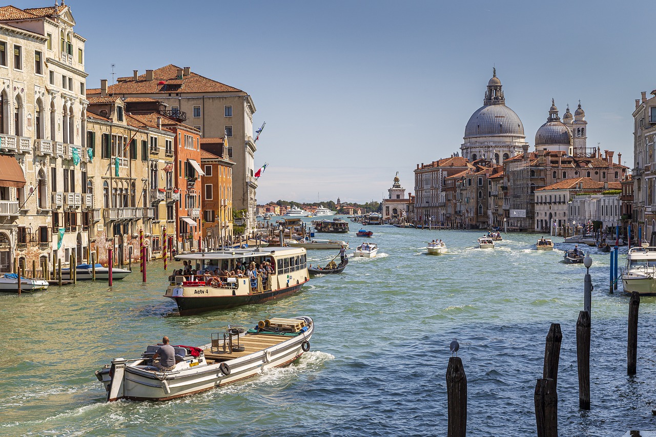 image Venice becomes first city to impose levy on visiting tourists