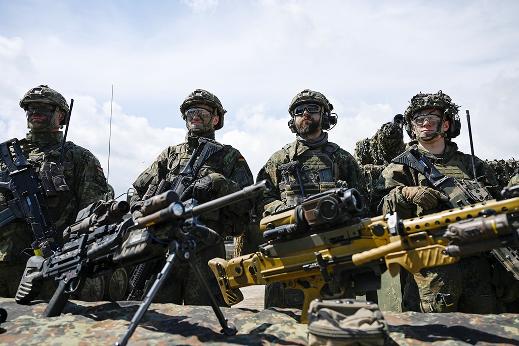 image EU draws up long-term security commitments to Ukraine