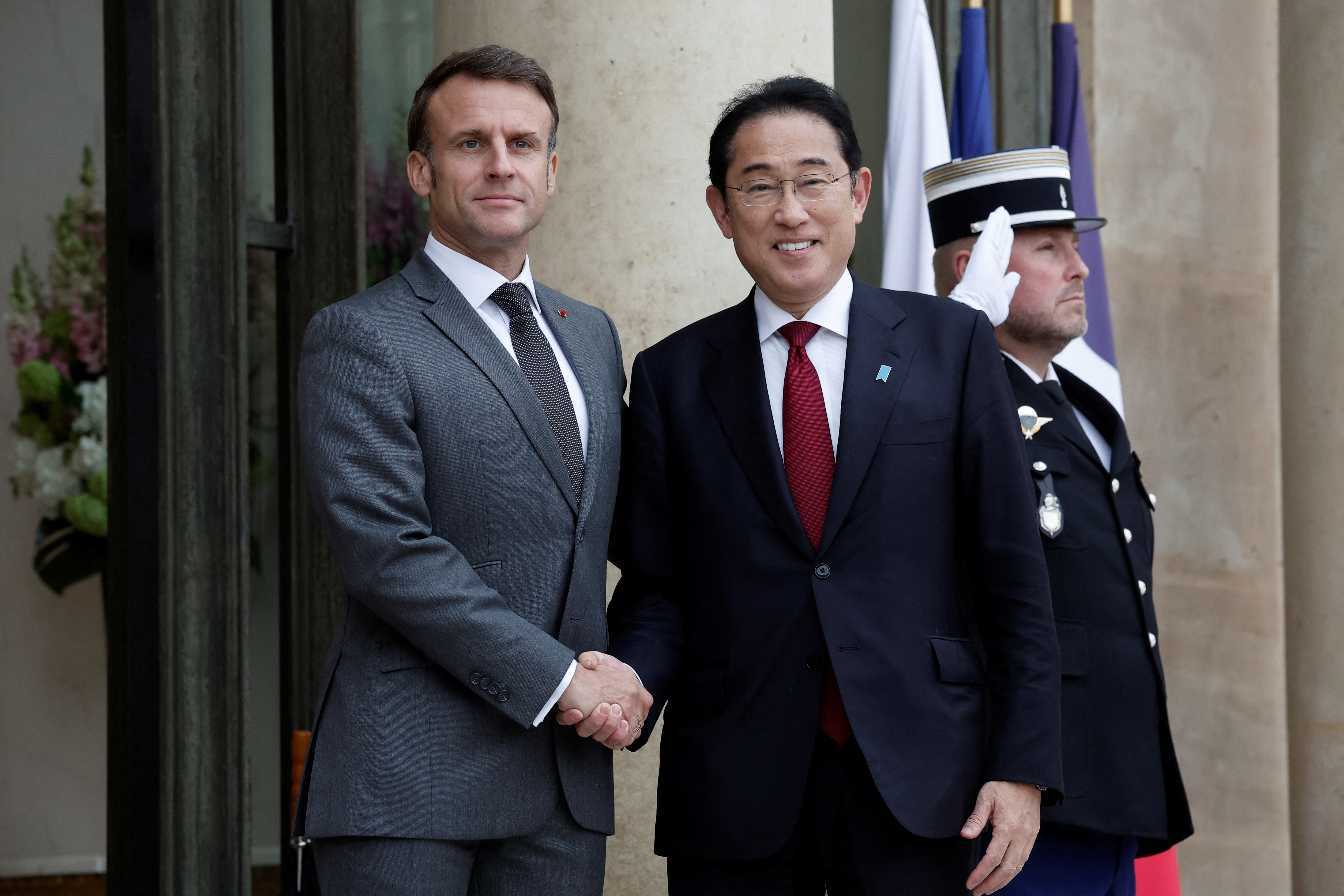 image France, Japan to start talks on reciprocal troops pact