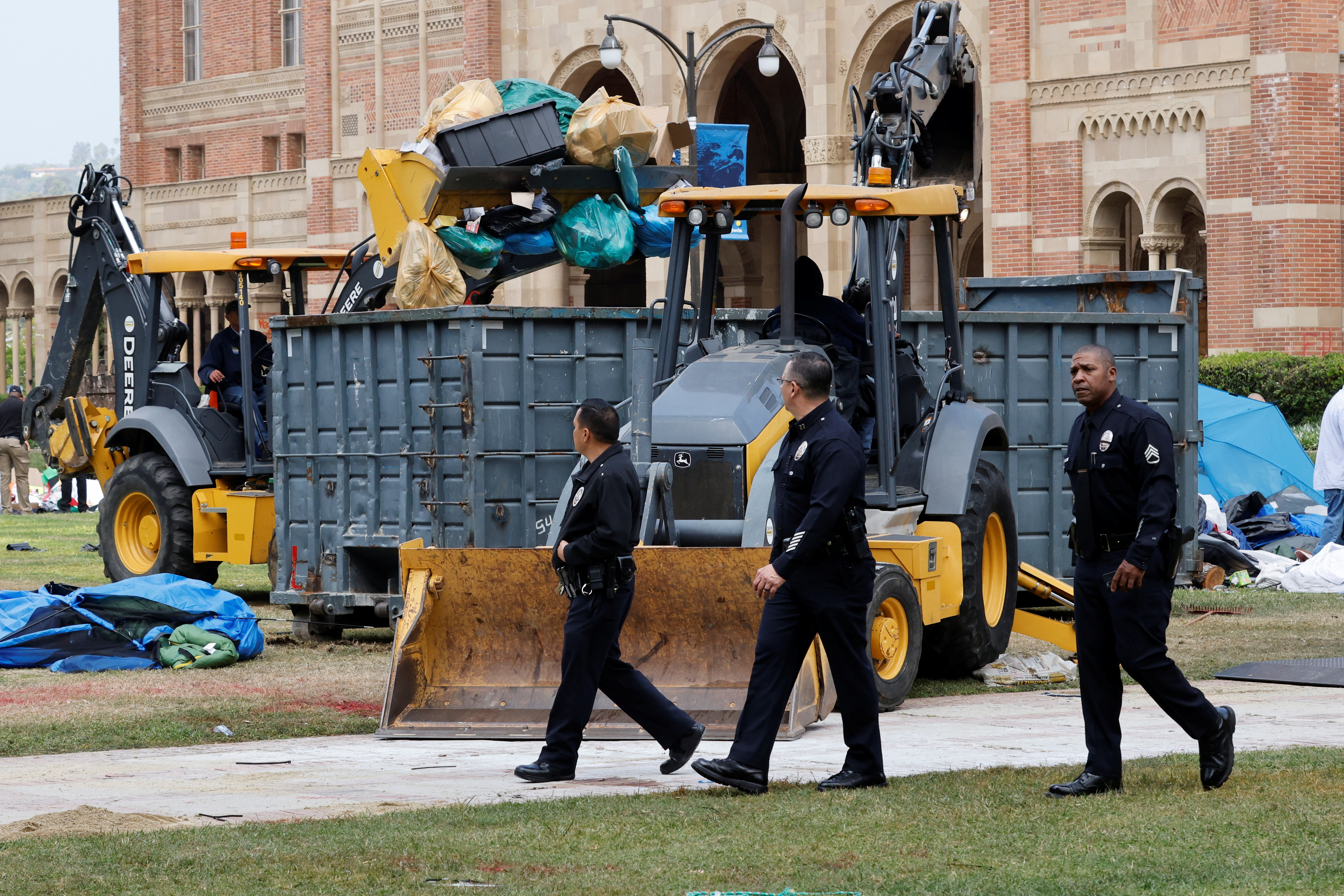 image California police flatten pro-Palestinian camp at UCLA, arrest protesters
