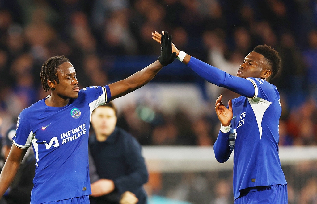 image Chelsea dent Tottenham&#8217;s Champions League hopes with 2-0 win