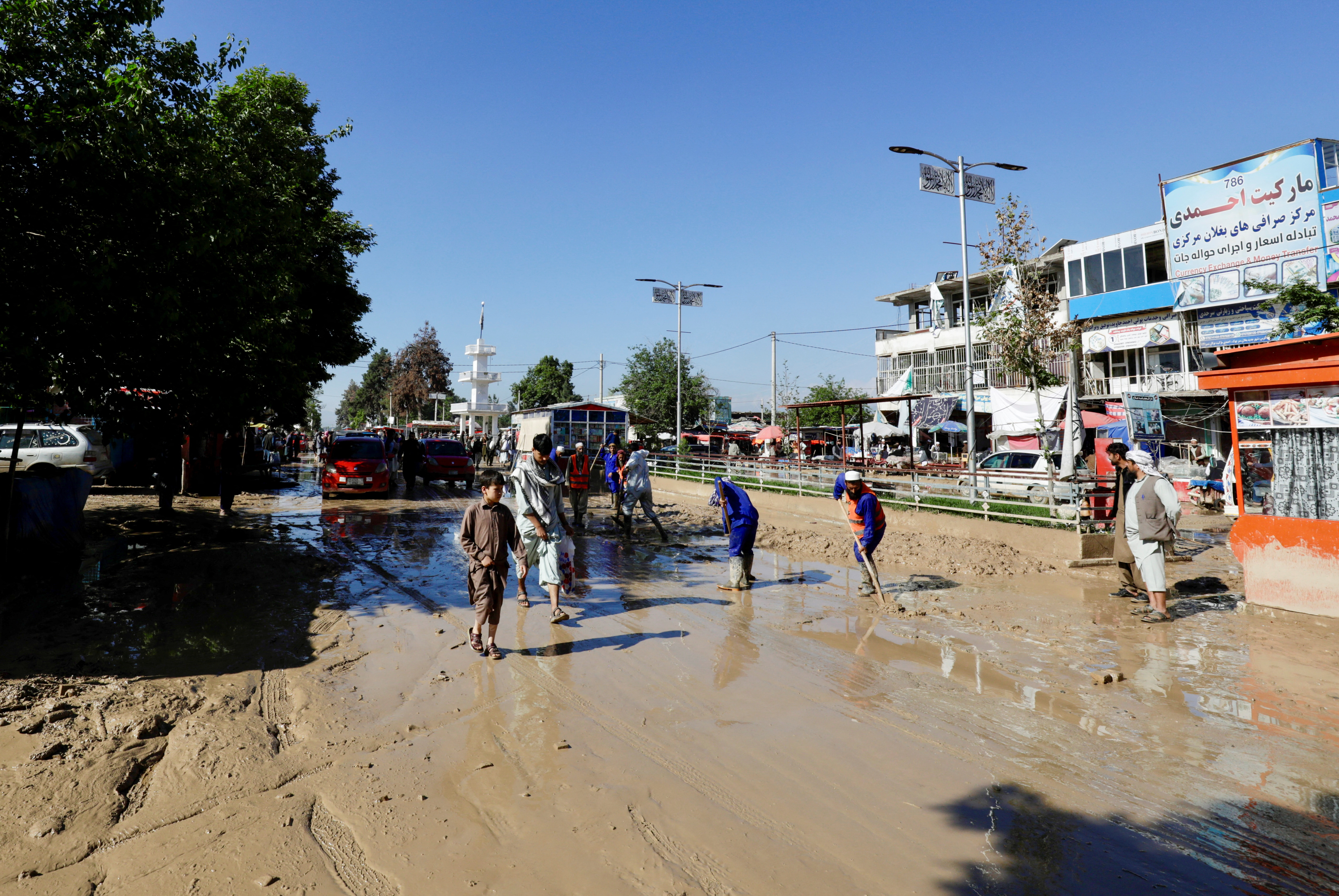 image Afghanistan floods devastate villages, killing 315