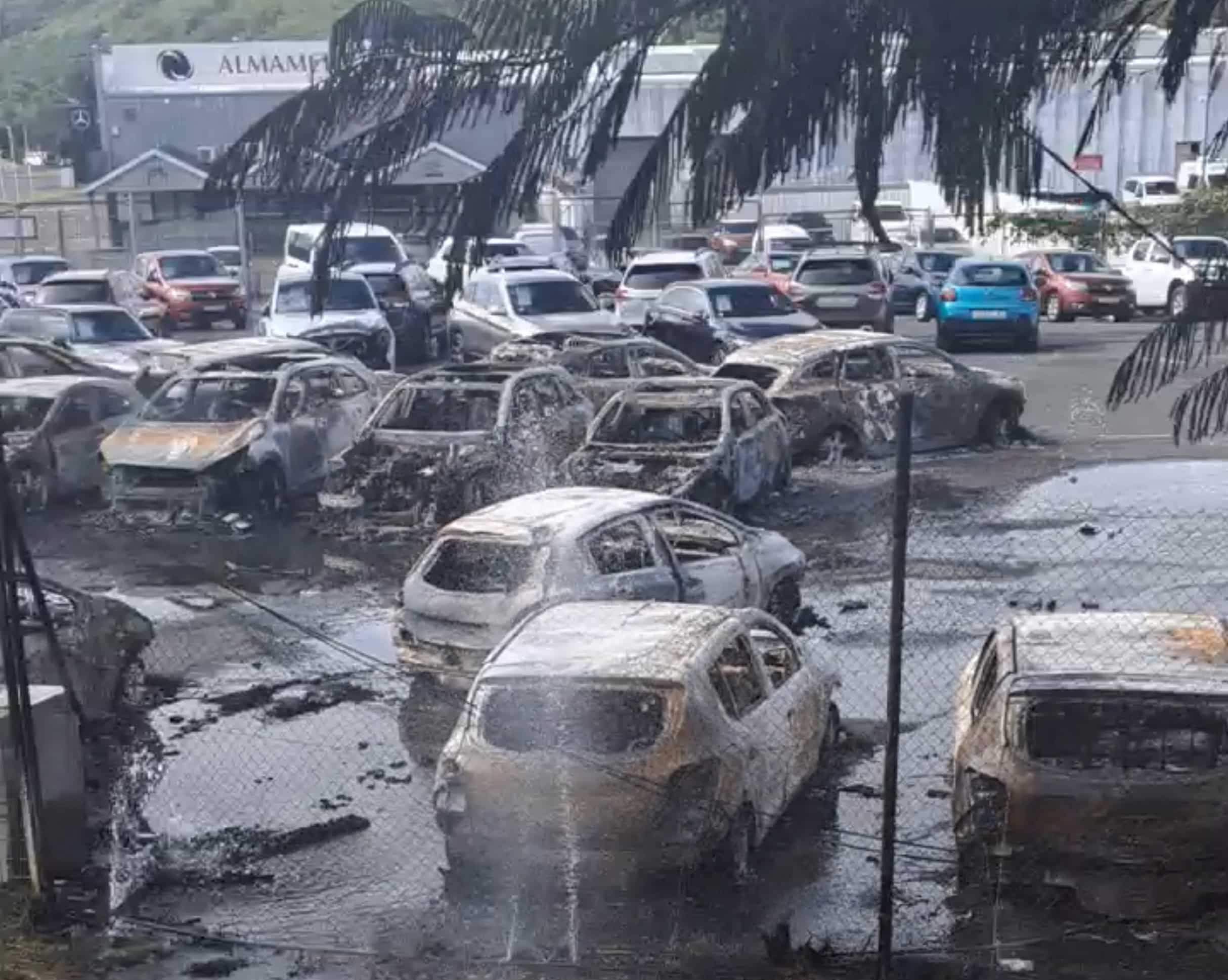 image Three dead in New Caledonia as riots rage after Paris approves voting change