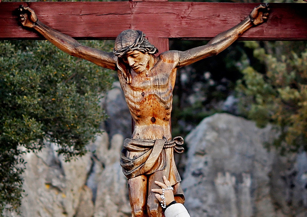 image Vatican urges caution over weeping Madonnas and other supposed apparitions