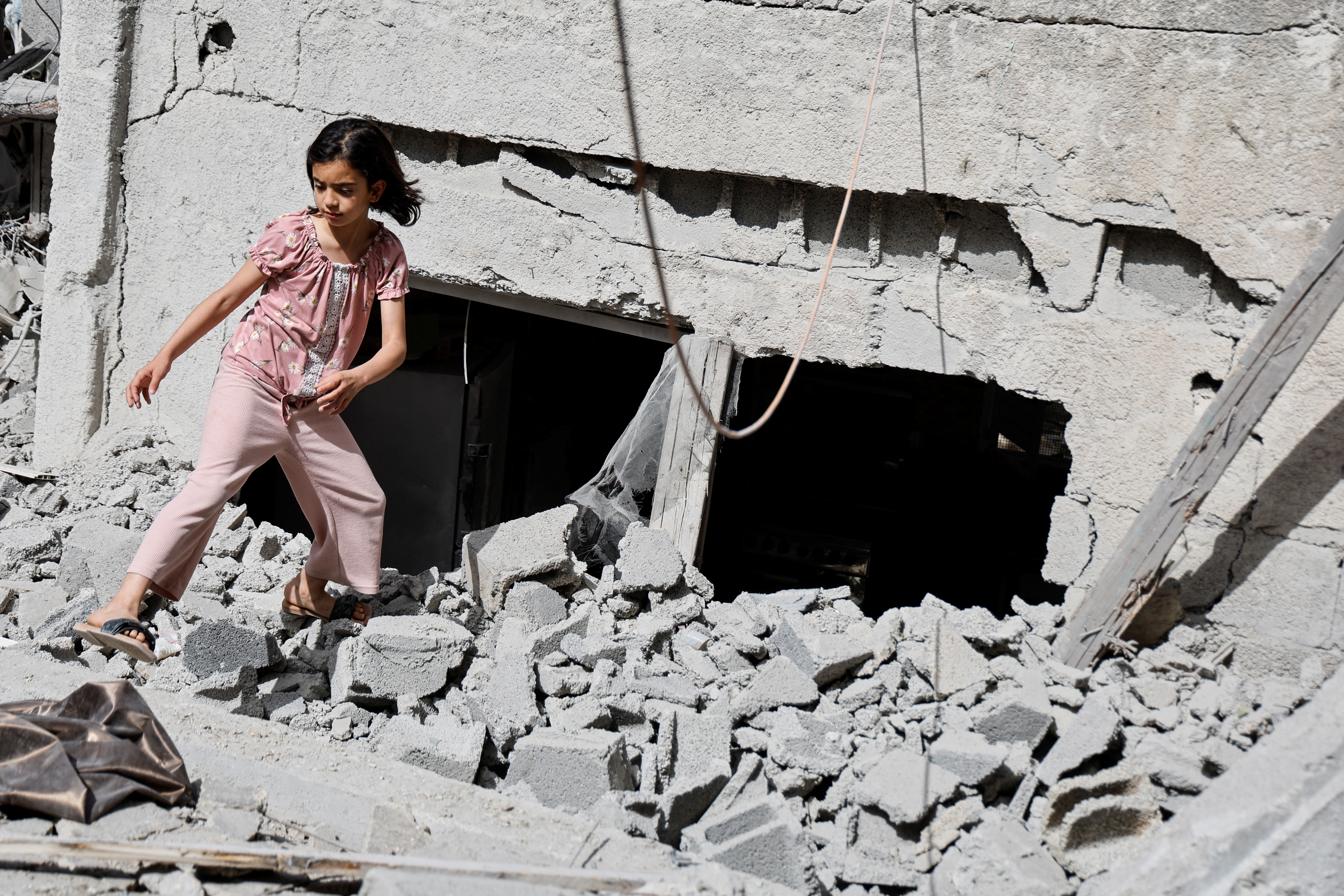 image Dozens killed and wounded as Israeli forces thrust deeper in Gaza’s Jabalia and Rafah