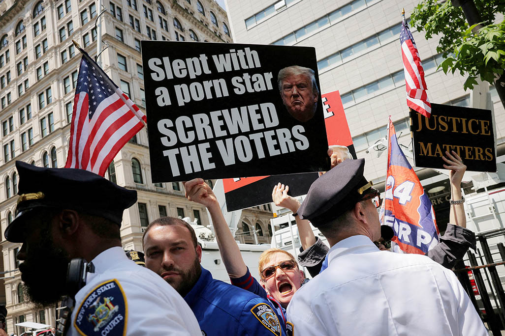 cover Trump lawyer asks jurors to set politics aside as hush money trial nears end
