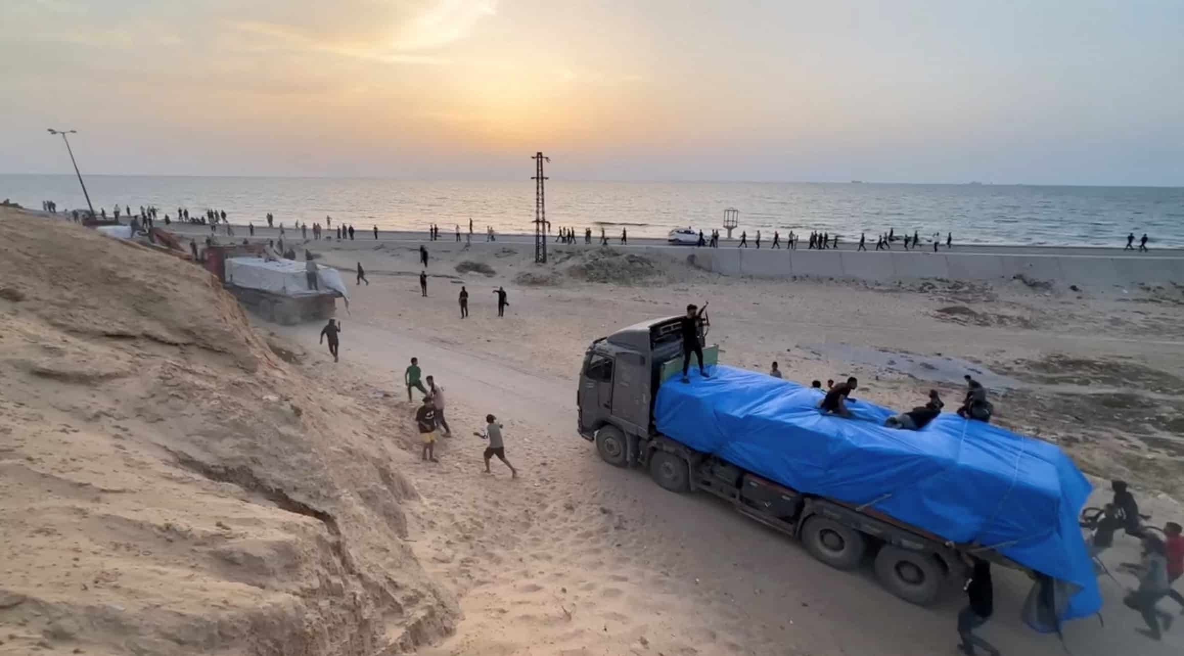 image Aid ships ‘coming and going’ to Gaza (updated)