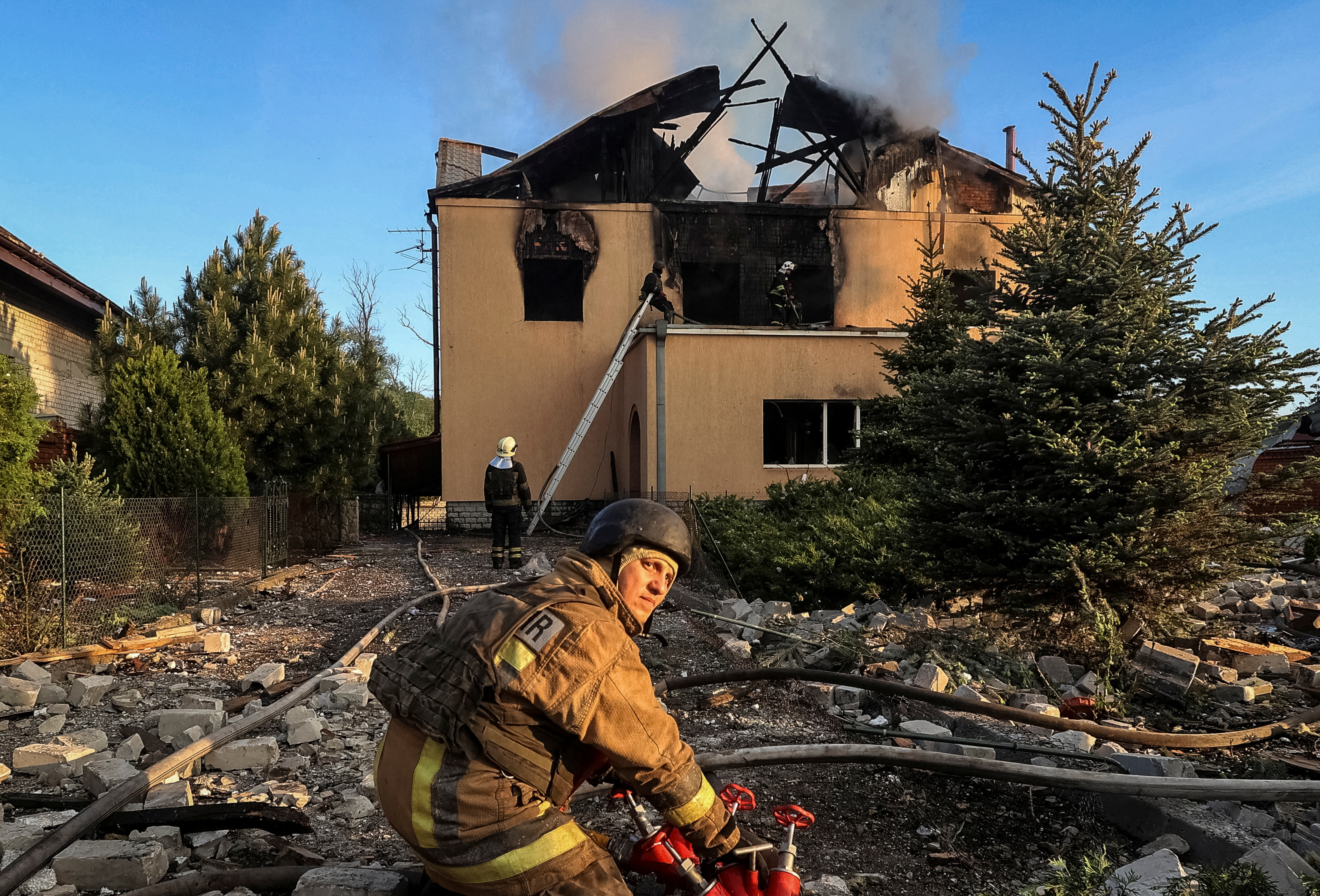 image Russian forces attack Ukraine&#8217;s Kharkiv region, opening new front