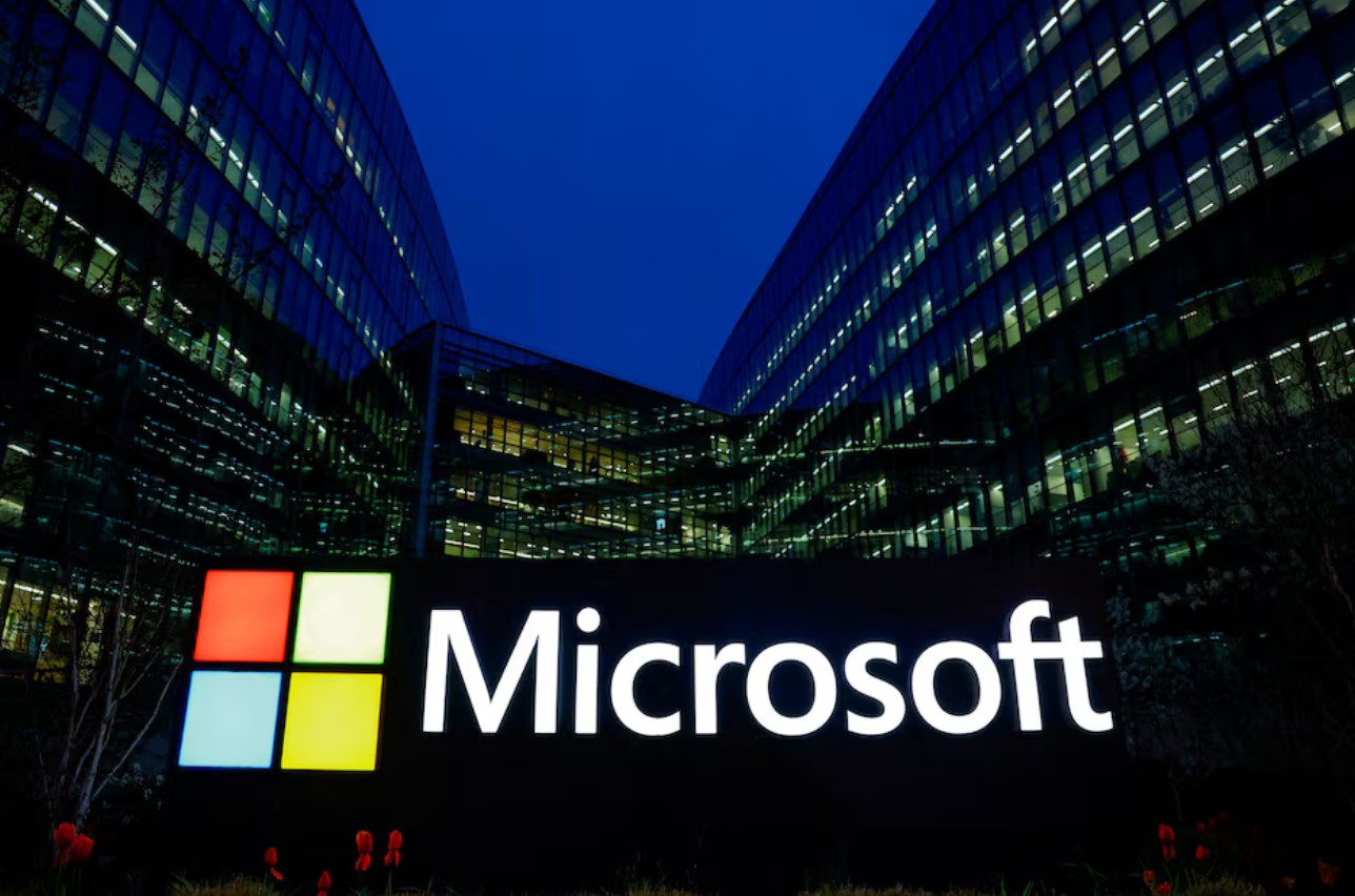 image Microsoft promotes new tools for making AI software