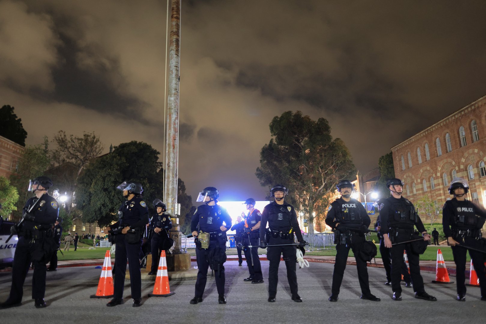 image Pro-Palestinian student camp in Los Angeles attacked by Israel supporters