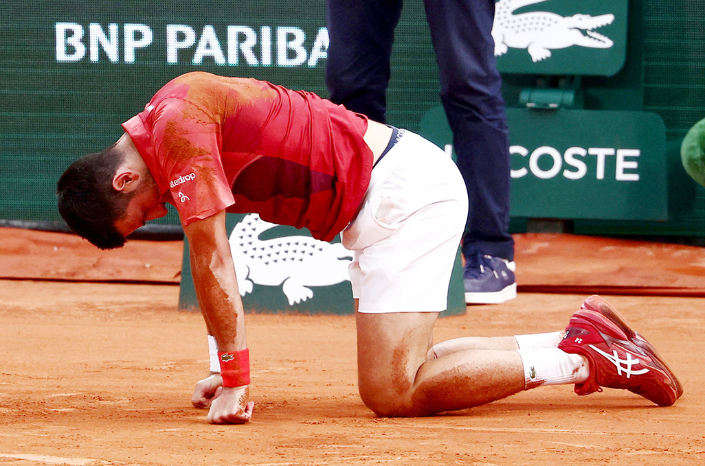 image Djokovic undergoes successful knee surgery 