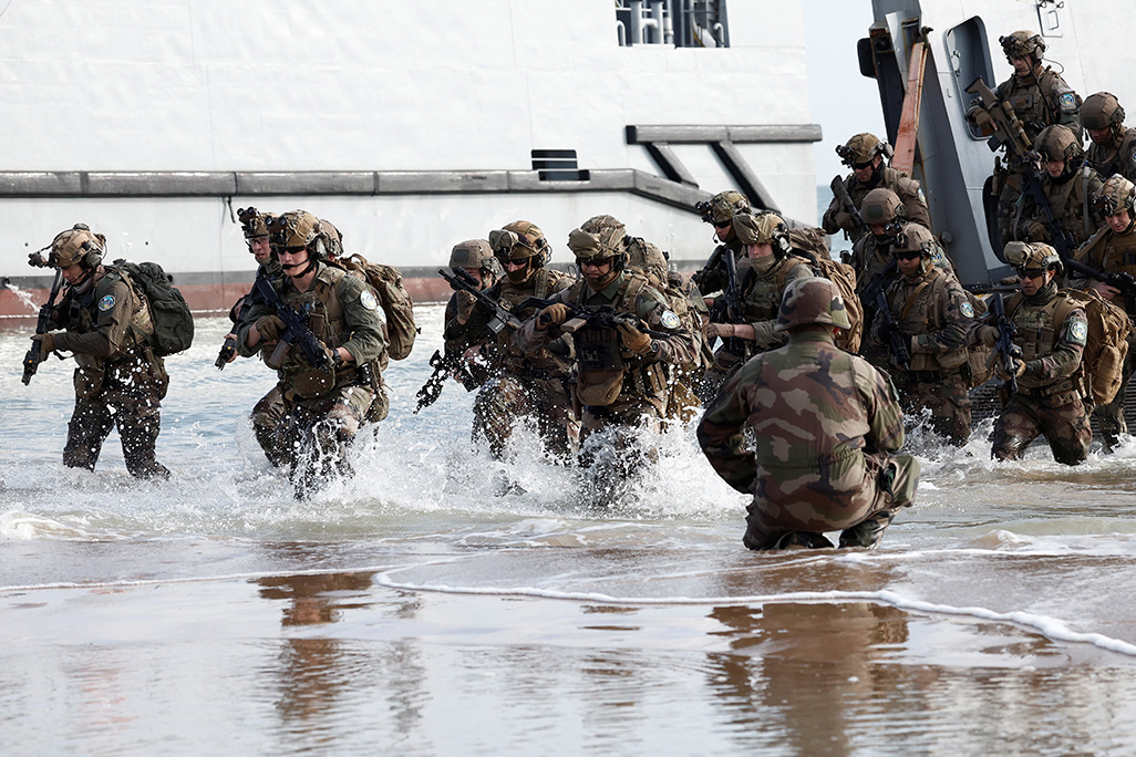 image Biden lands in France for D-Day anniversary, democracy speech