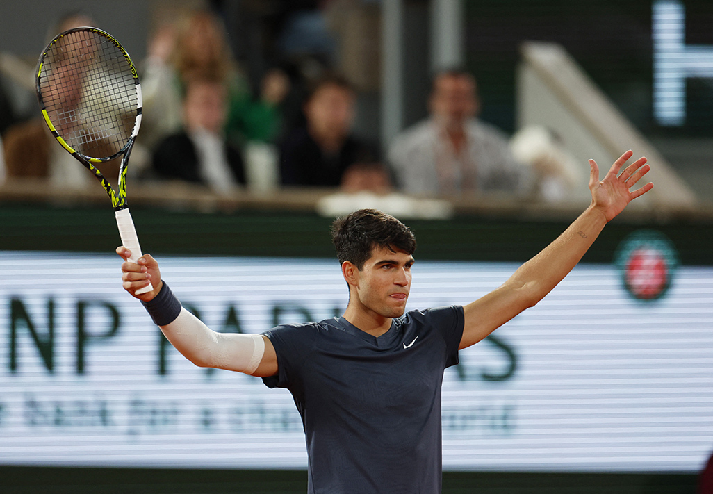 image Alcaraz steamrolls Tsitsipas to book Sinner semi at French Open