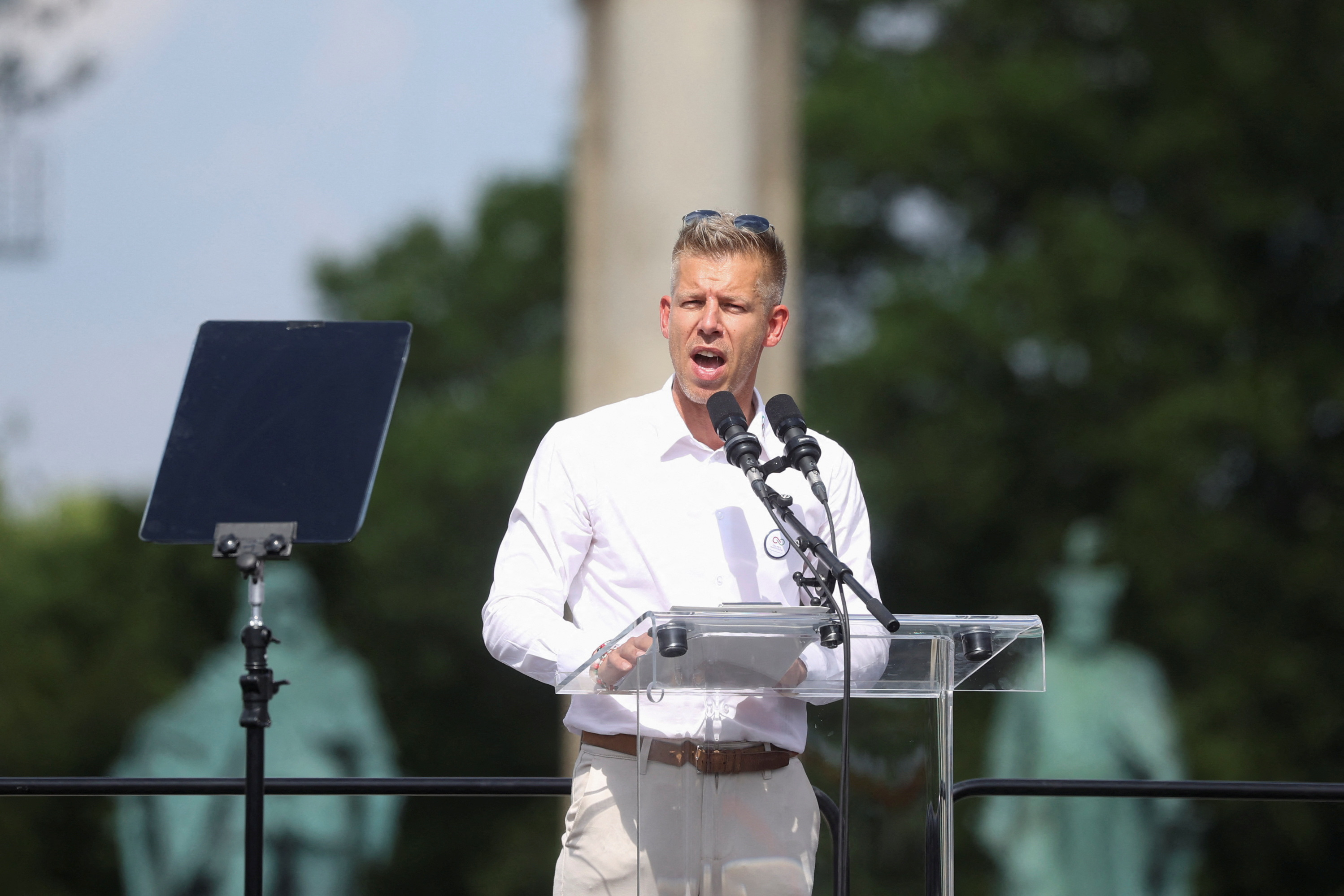 image Orban challenger makes final push ahead of Sunday&#8217;s EU vote